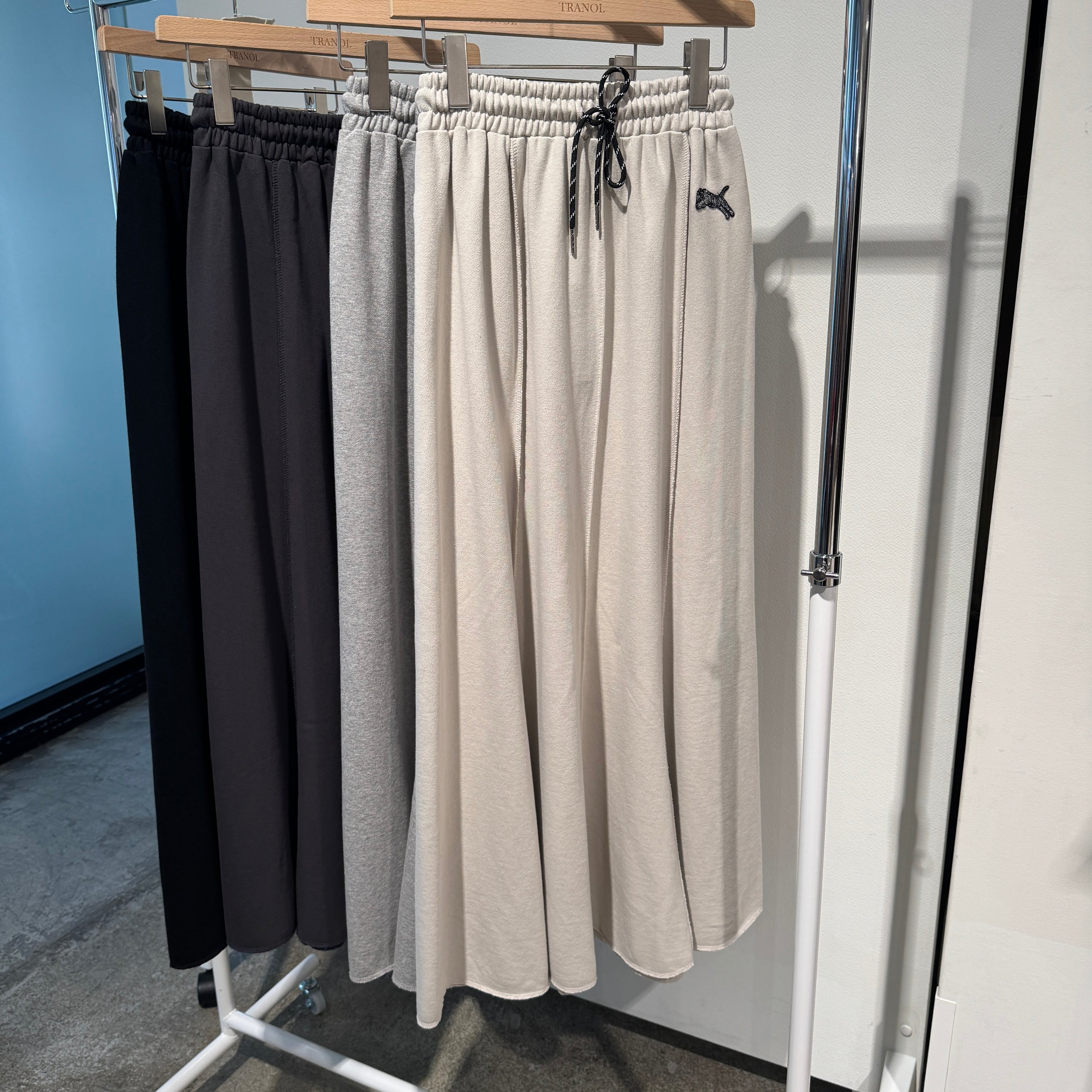 【TRANOI.】ステッチフレアスカート