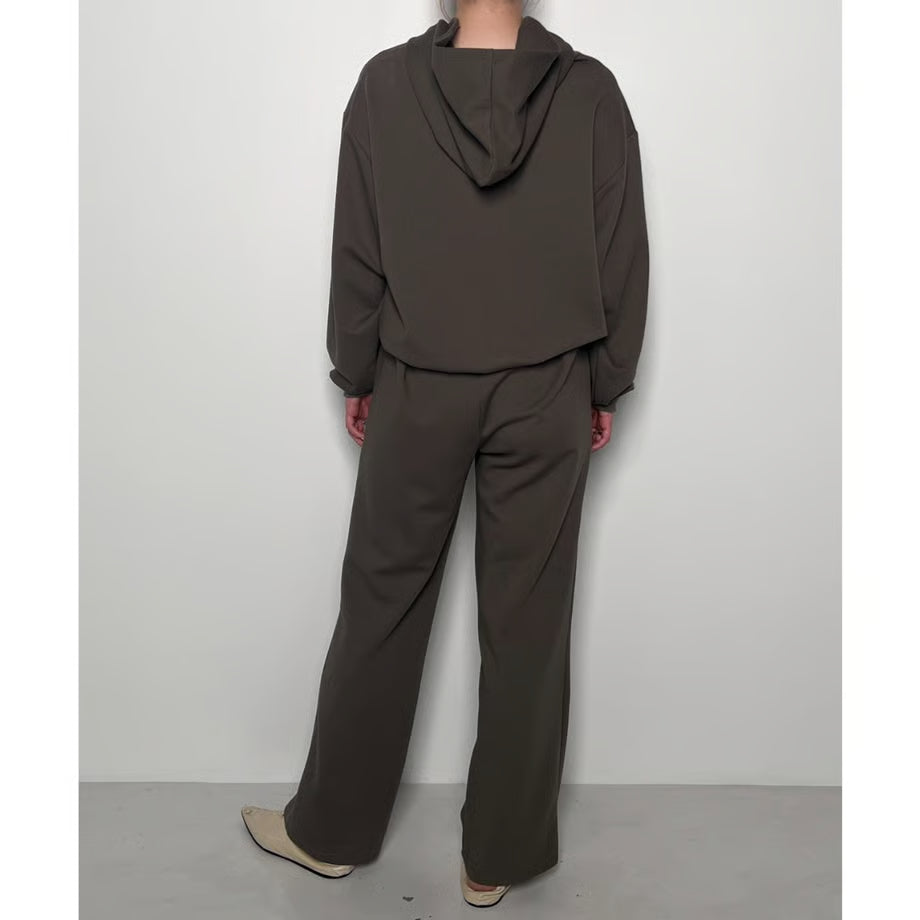 【CHIGNON 2025 AUTUMN/WINTER】ワンポイントロゴフーディー