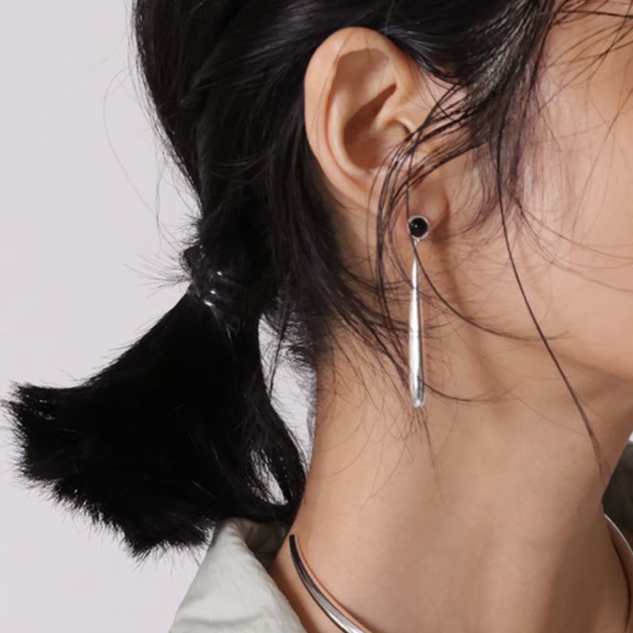 【CHIGNON 2025 AUTUMN/WINTER】オニキスロングドロップイヤリング