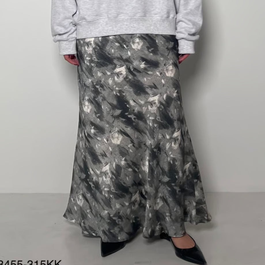 【CHIGNON 2025 AUTUMN/WINTER】ワッシャーサテンプリントSK