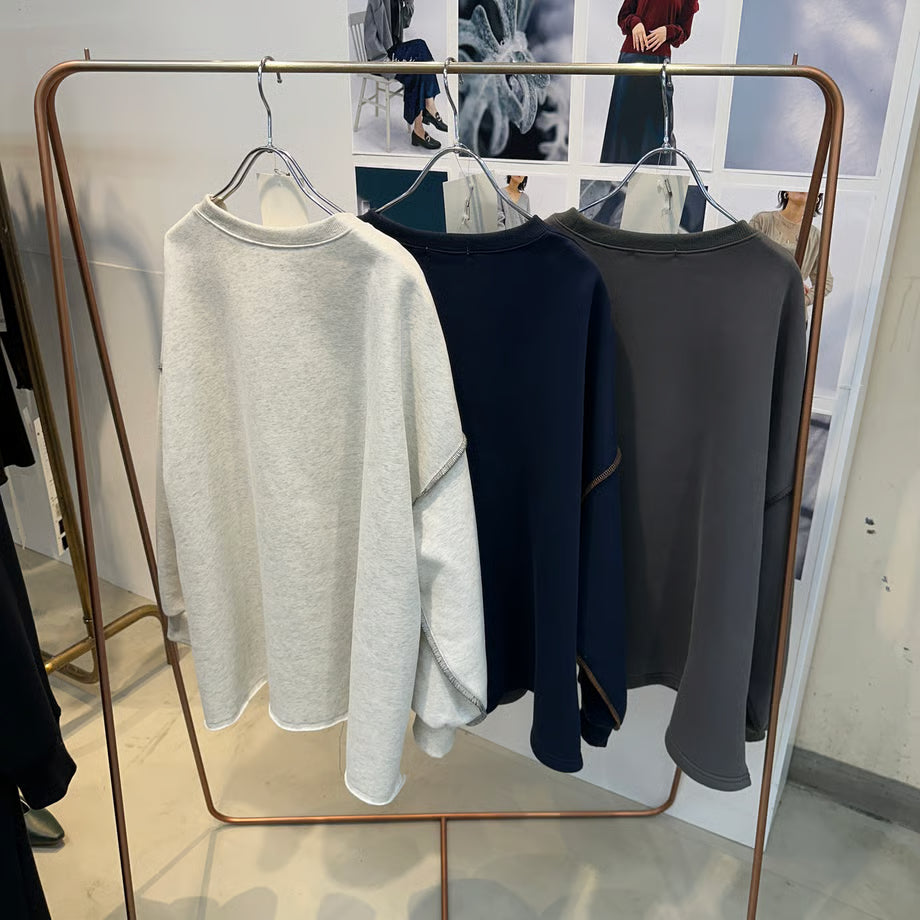 【cafune / PASSIONE 2025 WINTER】スリーブ切替ロゴトレーナー