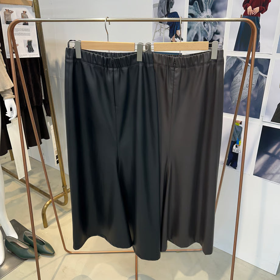 【cafune / PASSIONE 2025 WINTER】eco leather back flare skirt