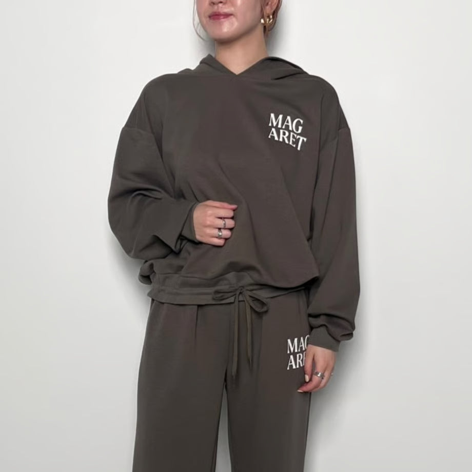 【CHIGNON 2025 AUTUMN/WINTER】ワンポイントロゴフーディー