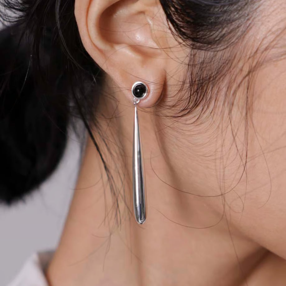 【CHIGNON 2025 AUTUMN/WINTER】オニキスロングドロップピアス