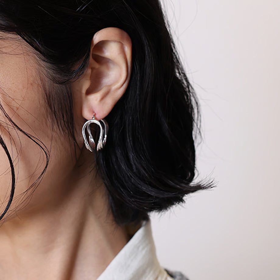 【CHIGNON 2025 AUTUMN/WINTER】3ラインカーブピアス