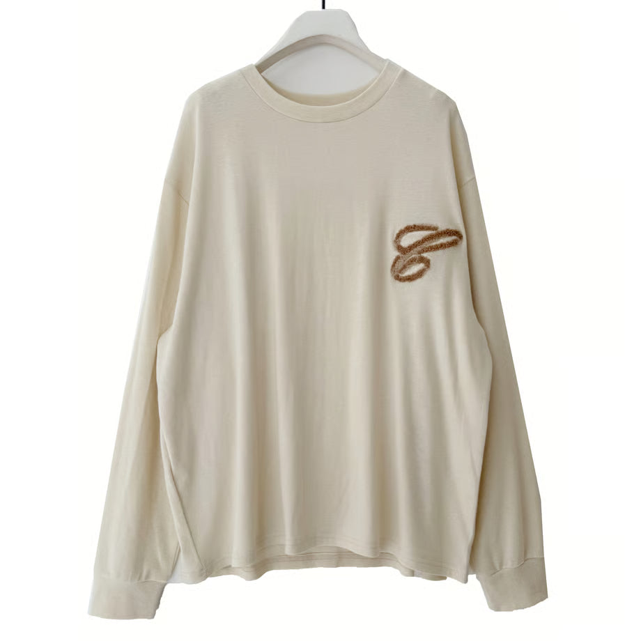 【CHIGNON 2025 AUTUMN/WINTER】モケモケ刺繍ロゴロンTee