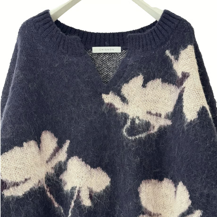 【CHIGNON 2025 AUTUMN/WINTER】フラワーPOニット