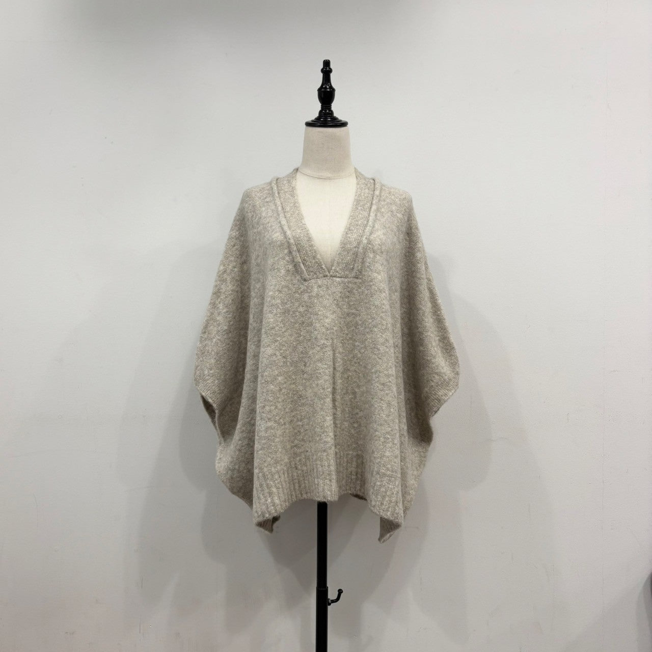 【siro de labonte 25 AW vol.2】ｖneck poncho vest
