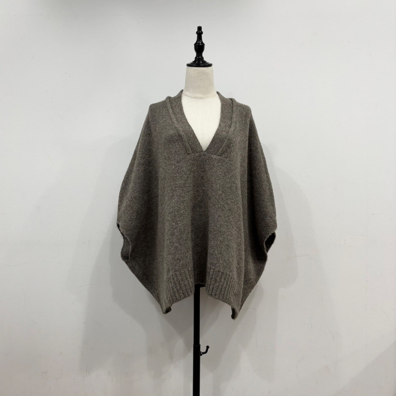 【siro de labonte 25 AW vol.2】ｖneck poncho vest