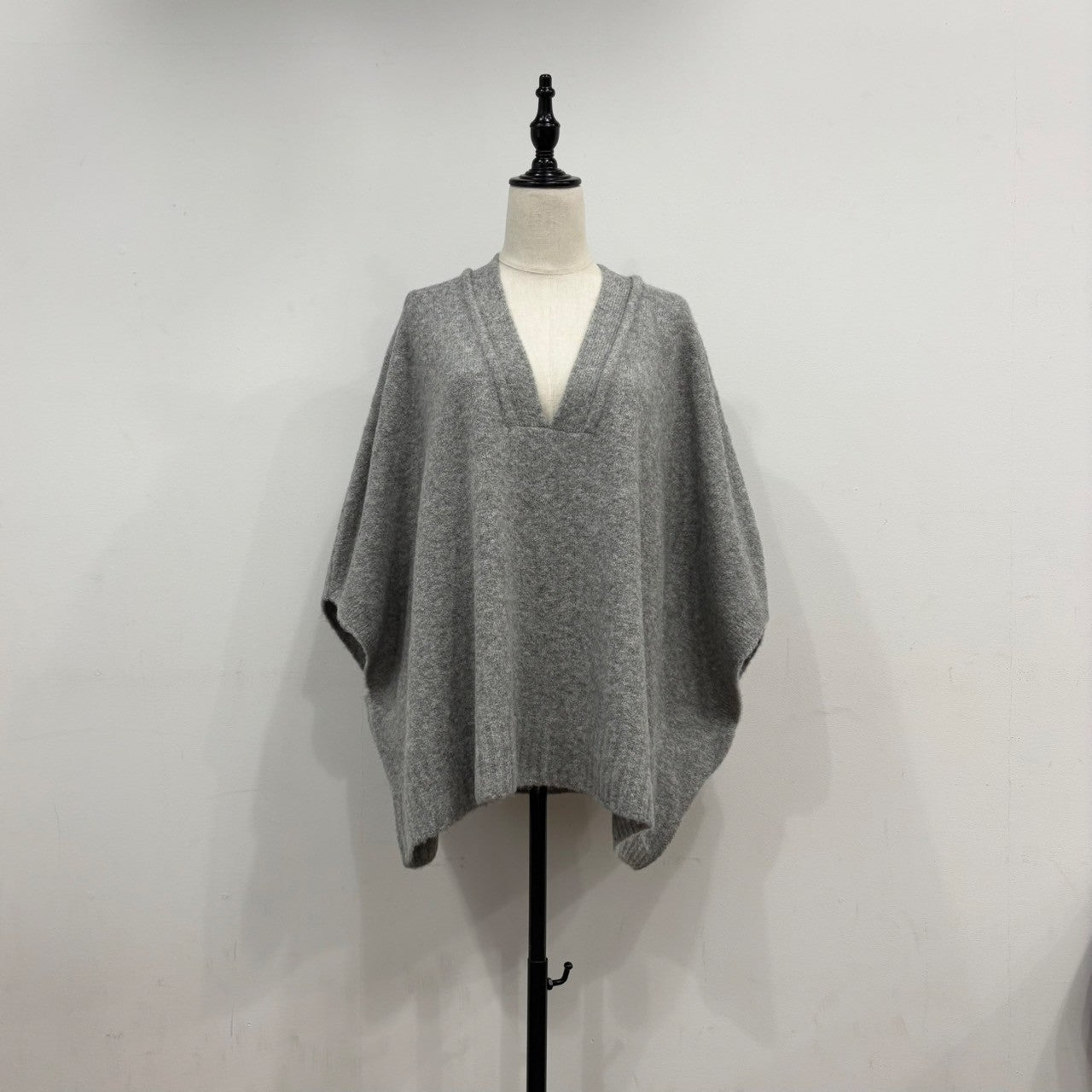 【siro de labonte 25 AW vol.2】ｖneck poncho vest