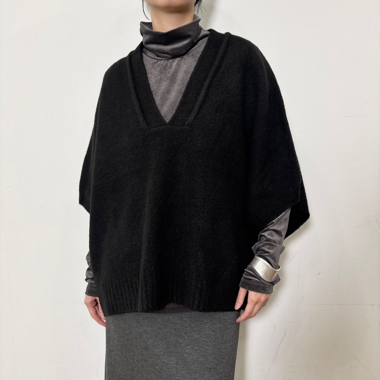 【siro de labonte 25 AW vol.2】ｖneck poncho vest