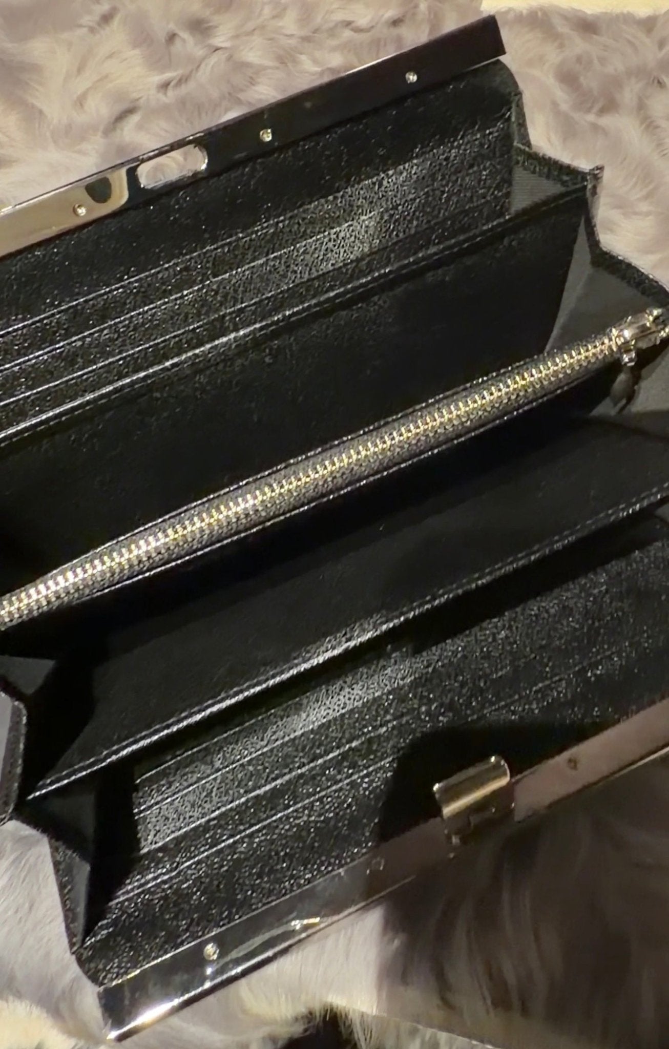 【限定】507.クロスバーロングウォレット　グレージュ　オーストリッチ型押し　マットゴールド金具　MUL161 - Champdelarose