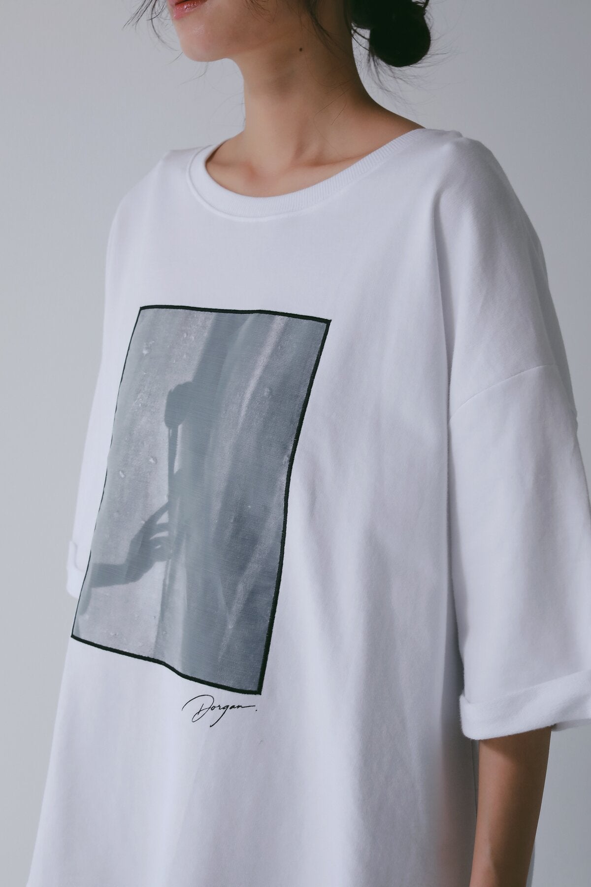 【CHIGNON 2027 PRE-SPRING】PHOTOオーガンジーミニ裏TEE - 12月中旬頃発送