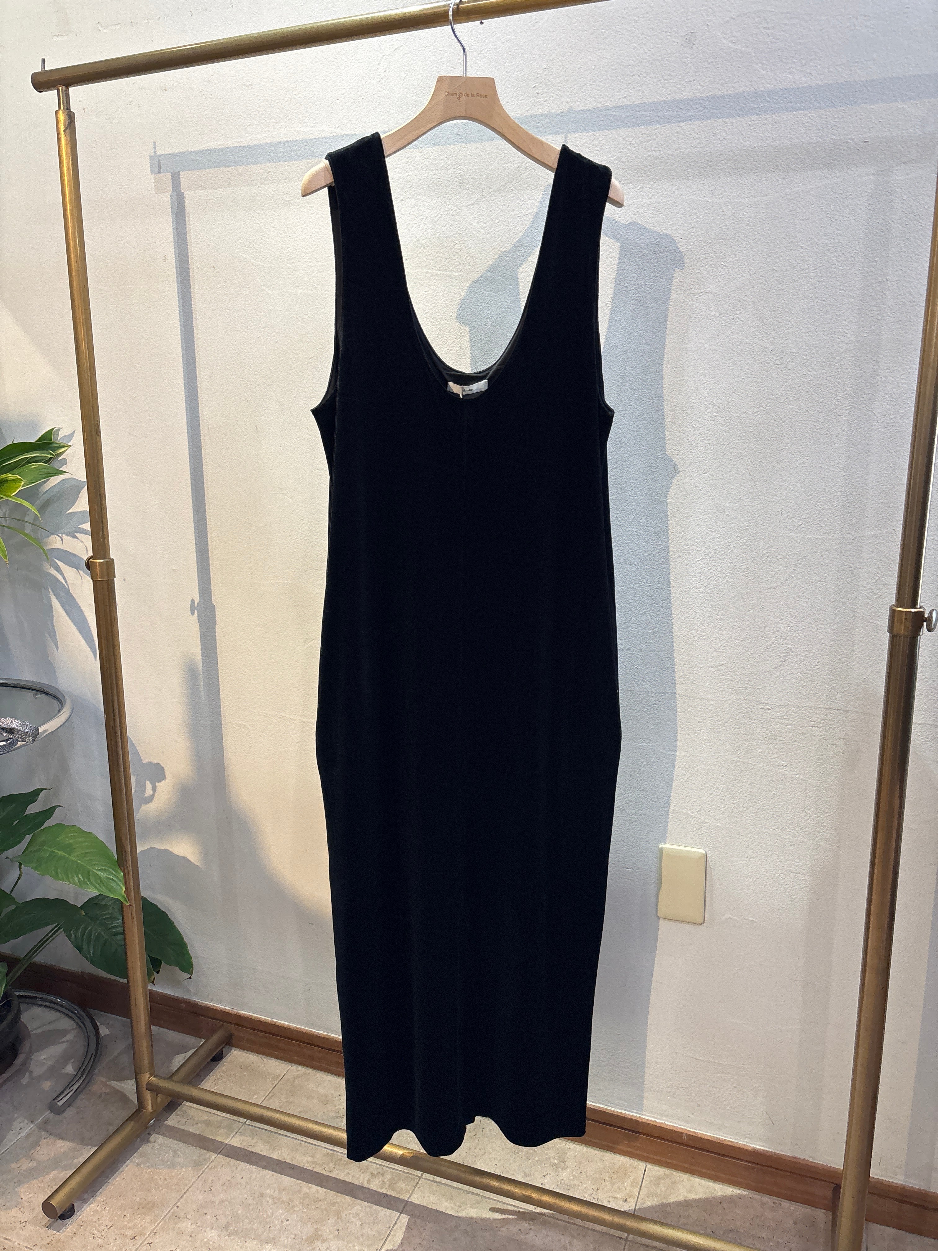 anuke]Velour Uneck Onepiece – Champdelarose