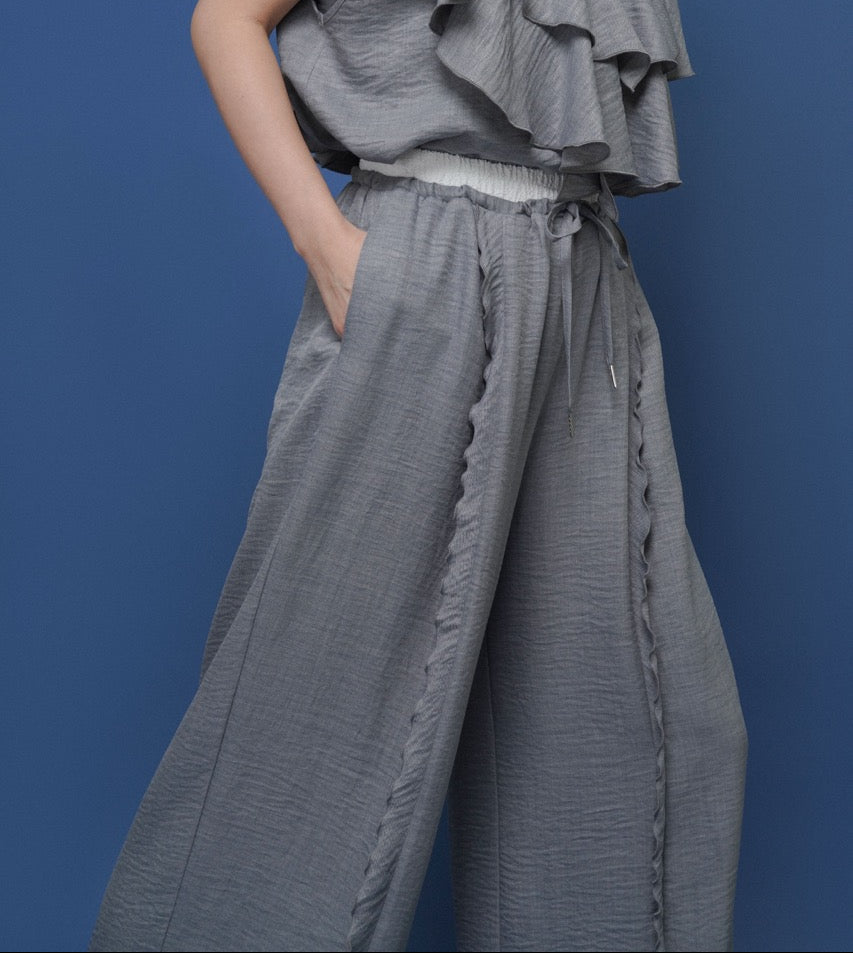 【CYAN 2026 SS Vol.2】フリルラインレイヤーウエストワイド