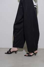 【CYAN 2026 SPRING＆SUMMER VOL.1】ヘムタックグロッシーイージーPT