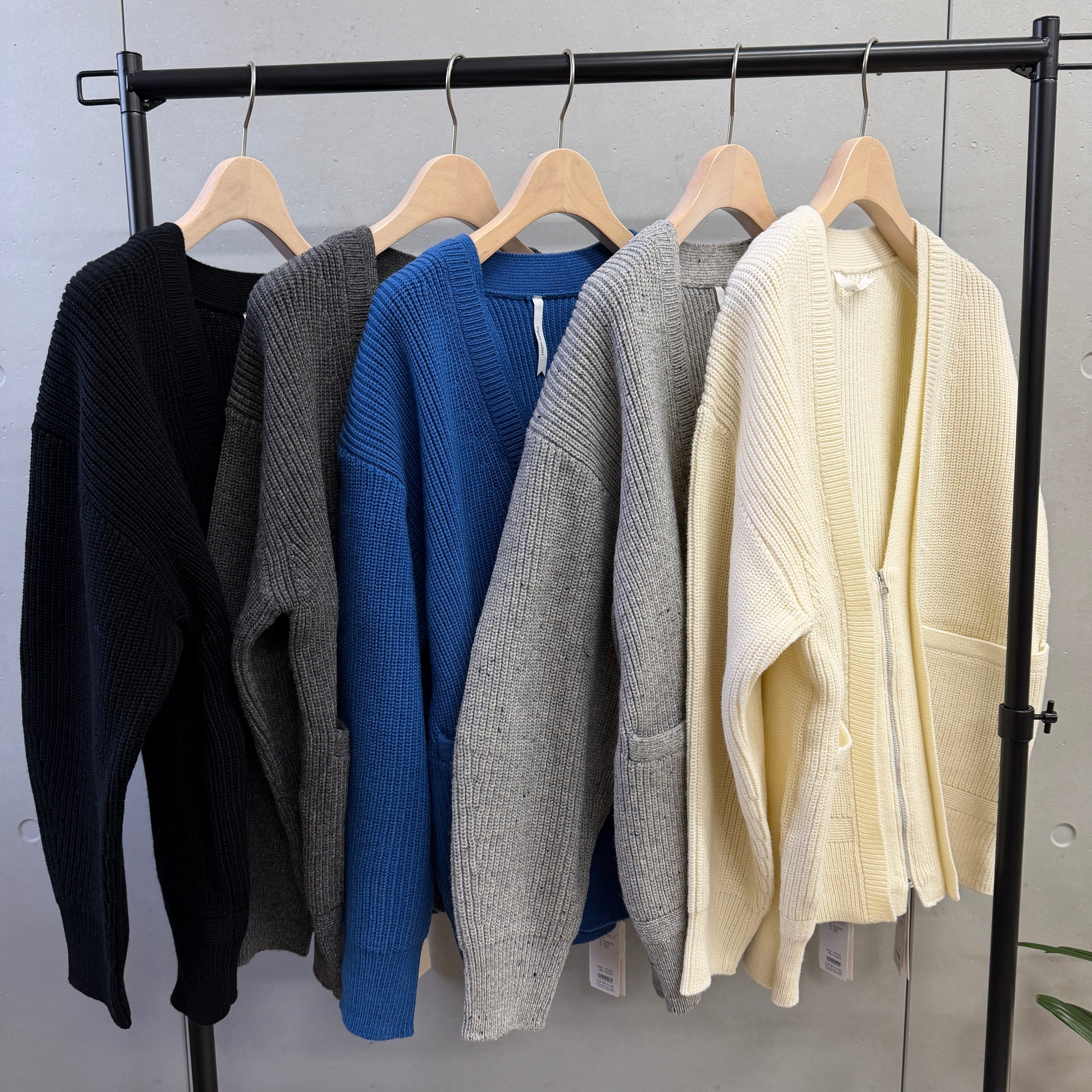 【Dignite collier】VネックZIPニットカーディガン