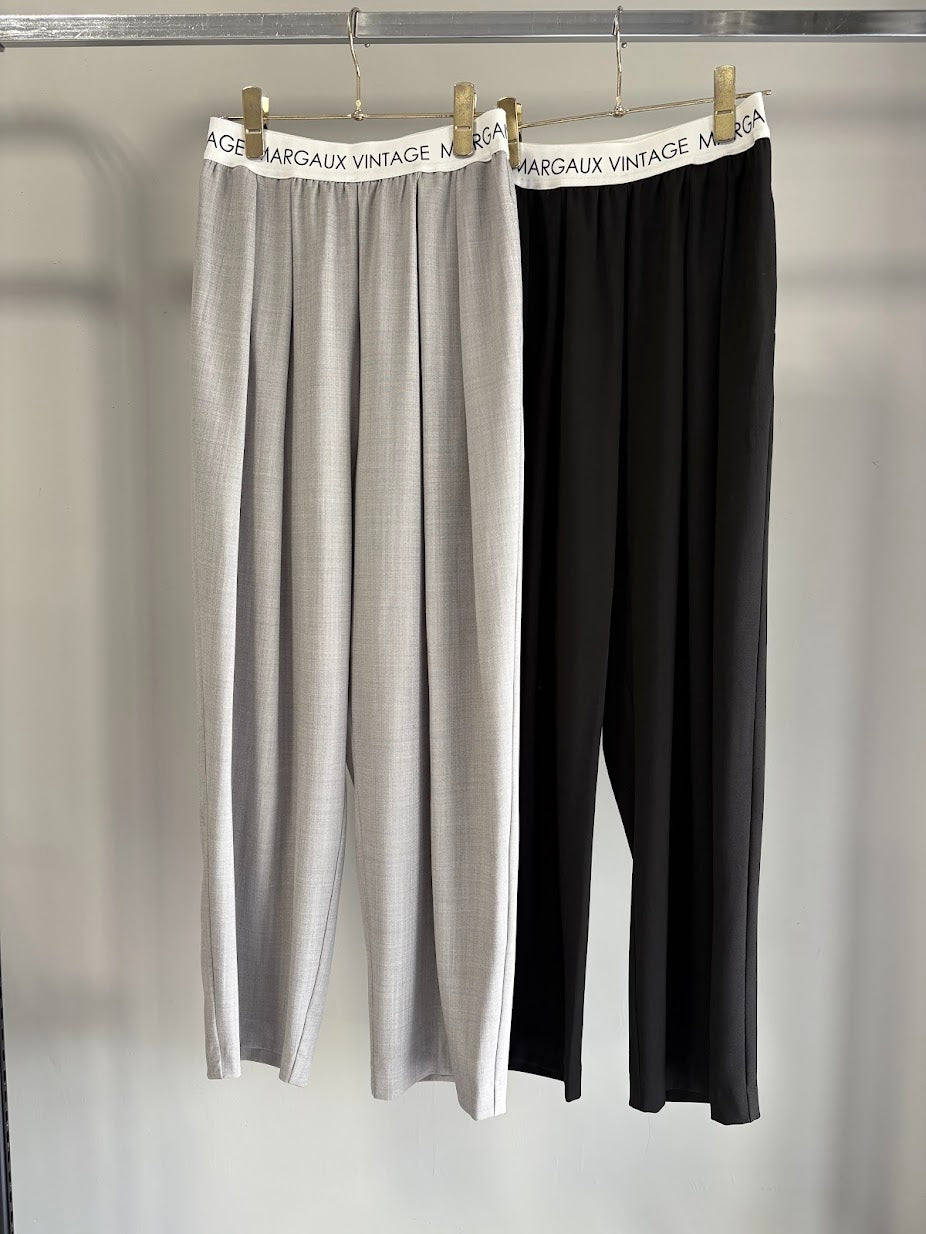 【MARGAUX VINTAGE 2026 PRE SPRING】ウエストロゴタックパンツ