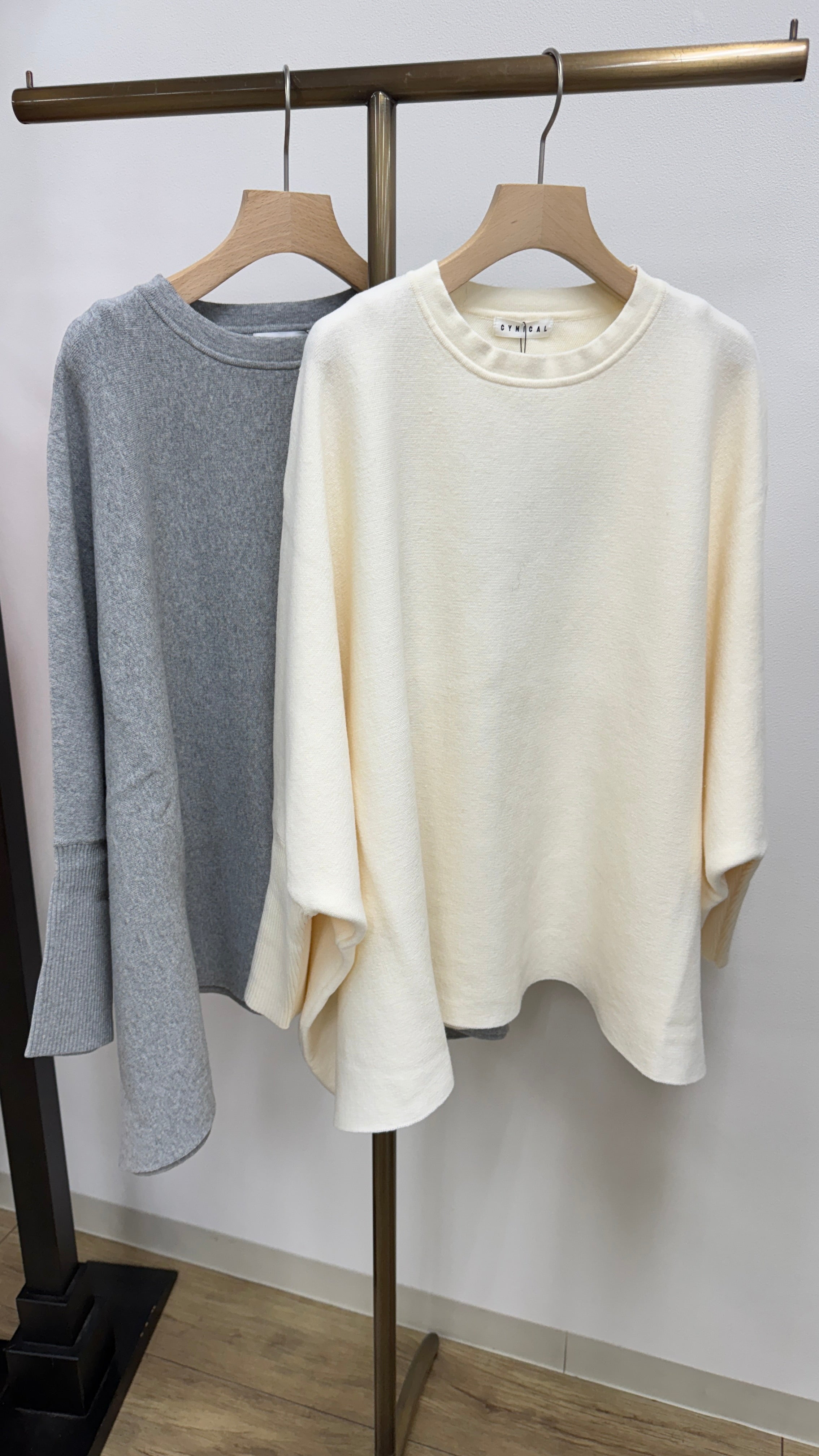 【CLOCHE / CYNICAL】袖リブリラックストップス