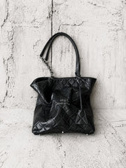 【M.U.L 2026-9】STICK CHAIN TOTE - Black キルティング型押し