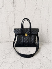 【M.U.L 2026-9】LOCK LINE SQUARE FLAP TOTE M - Black キルティング型押し