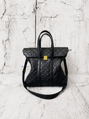 【M.U.L 2026-9】LOCK LINE SQUARE FLAP TOTE L - Black キルティング型押し