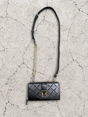 【M.U.L 2026-9】LOCK LINE ROUND LONG WALLET SHOULDER - Black キルティング型押し
