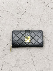 【M.U.L 2026-9】LOCK LINE ROUND LONG WALLET - Black キルティング型押し