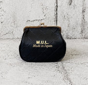 【M.U.L GAMAGUCHI】GAMAGUCHI POUCH L - Black キルティング型押し
