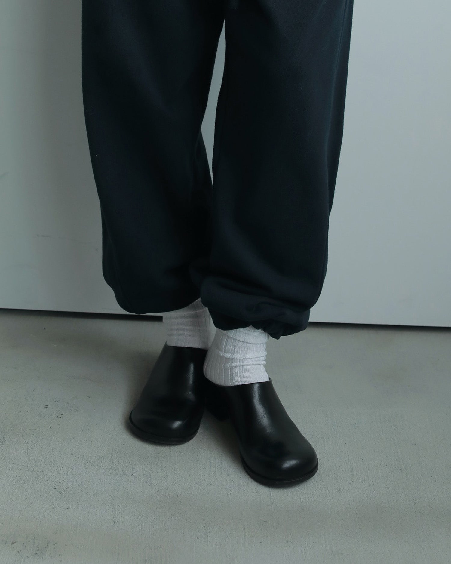 【anuke 2026 PRE FALL COLLECTION】Ecoleather Heel Slip - ons - Champdelarose