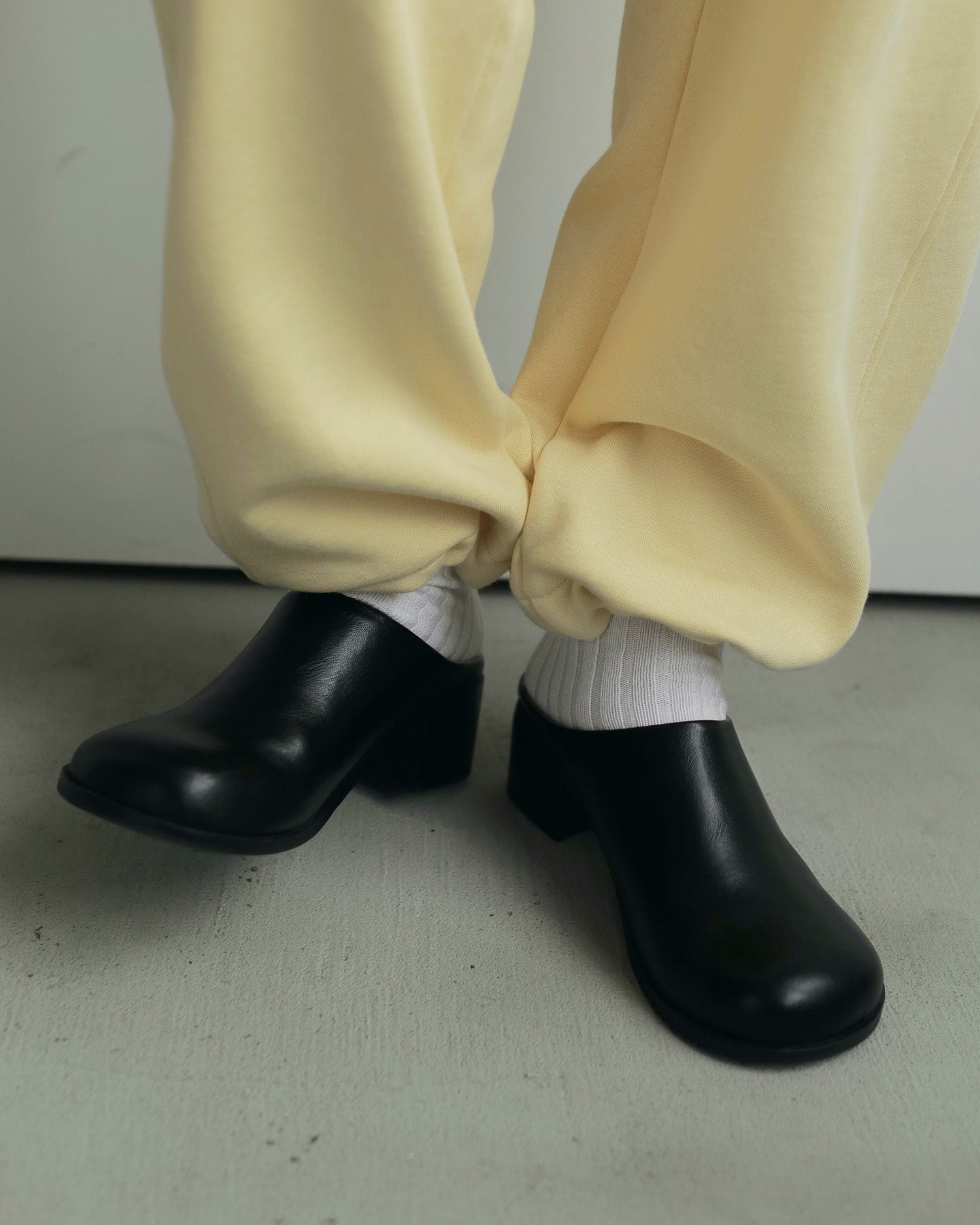 【anuke 2026 PRE FALL COLLECTION】Ecoleather Heel Slip - ons - Champdelarose