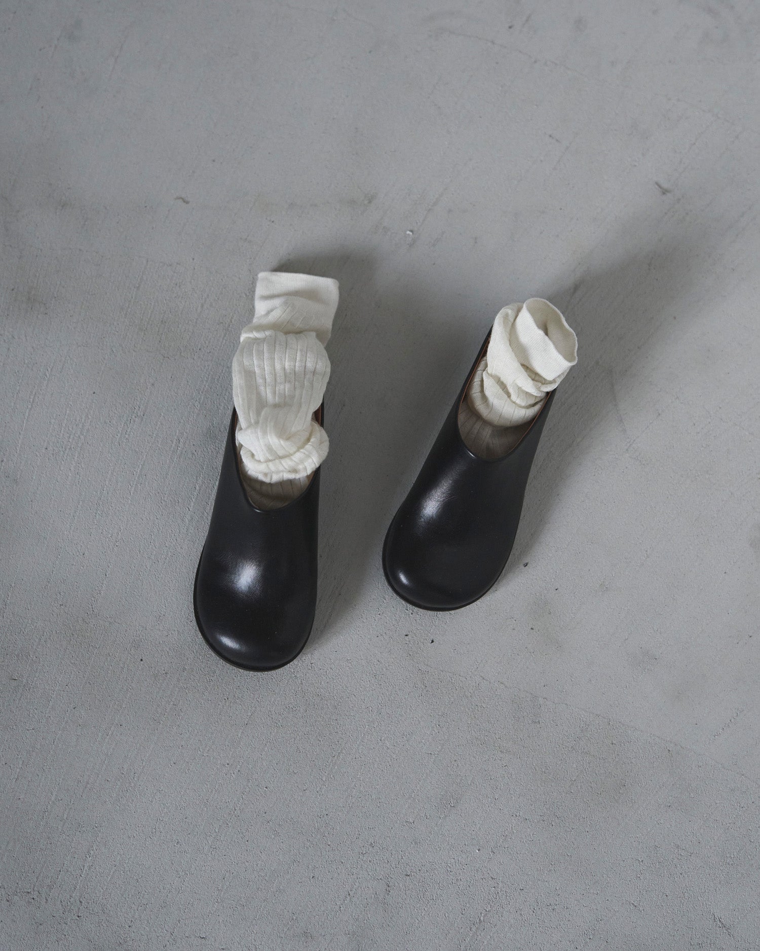 【anuke 2026 PRE FALL COLLECTION】Ecoleather Heel Slip - ons - Champdelarose