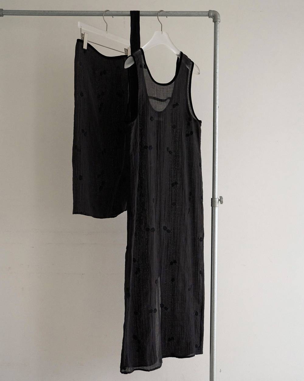 【anuke 2026 PRE FALL COLLECTION】Embroidery Sleeveless Onepiece - Champdelarose