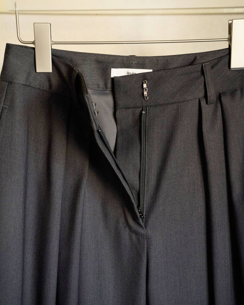 【anuke 2026 PRE FALL COLLECTION】Hightwist Cocoon Pants - Champdelarose