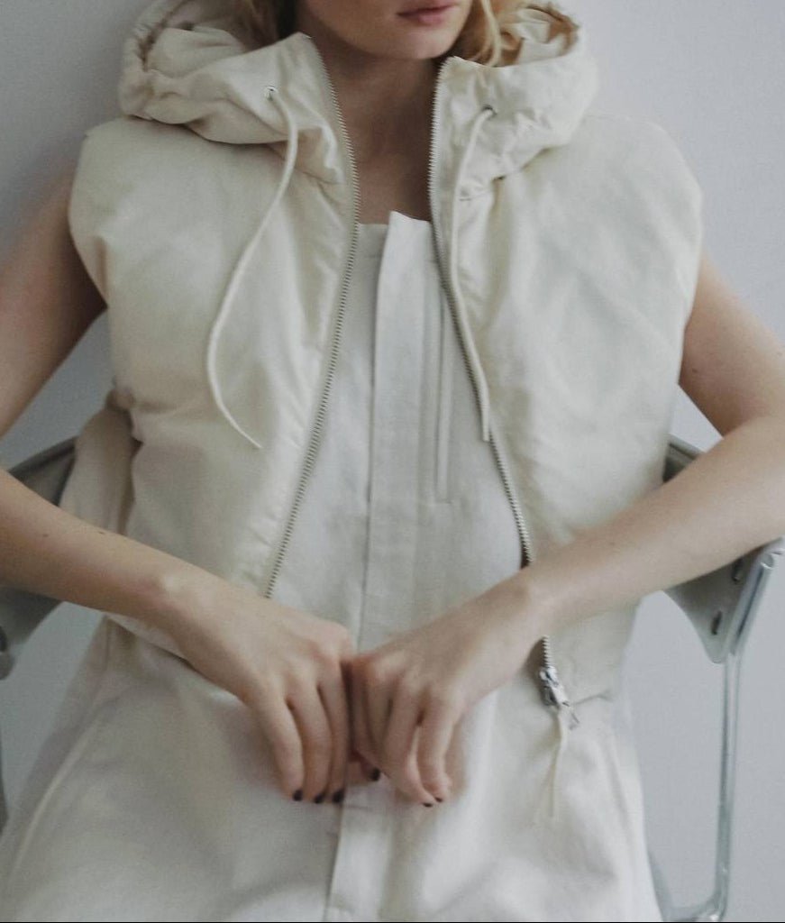 【anuke 2026 PRE FALL COLLECTION】Hooded Down Vest - Champdelarose