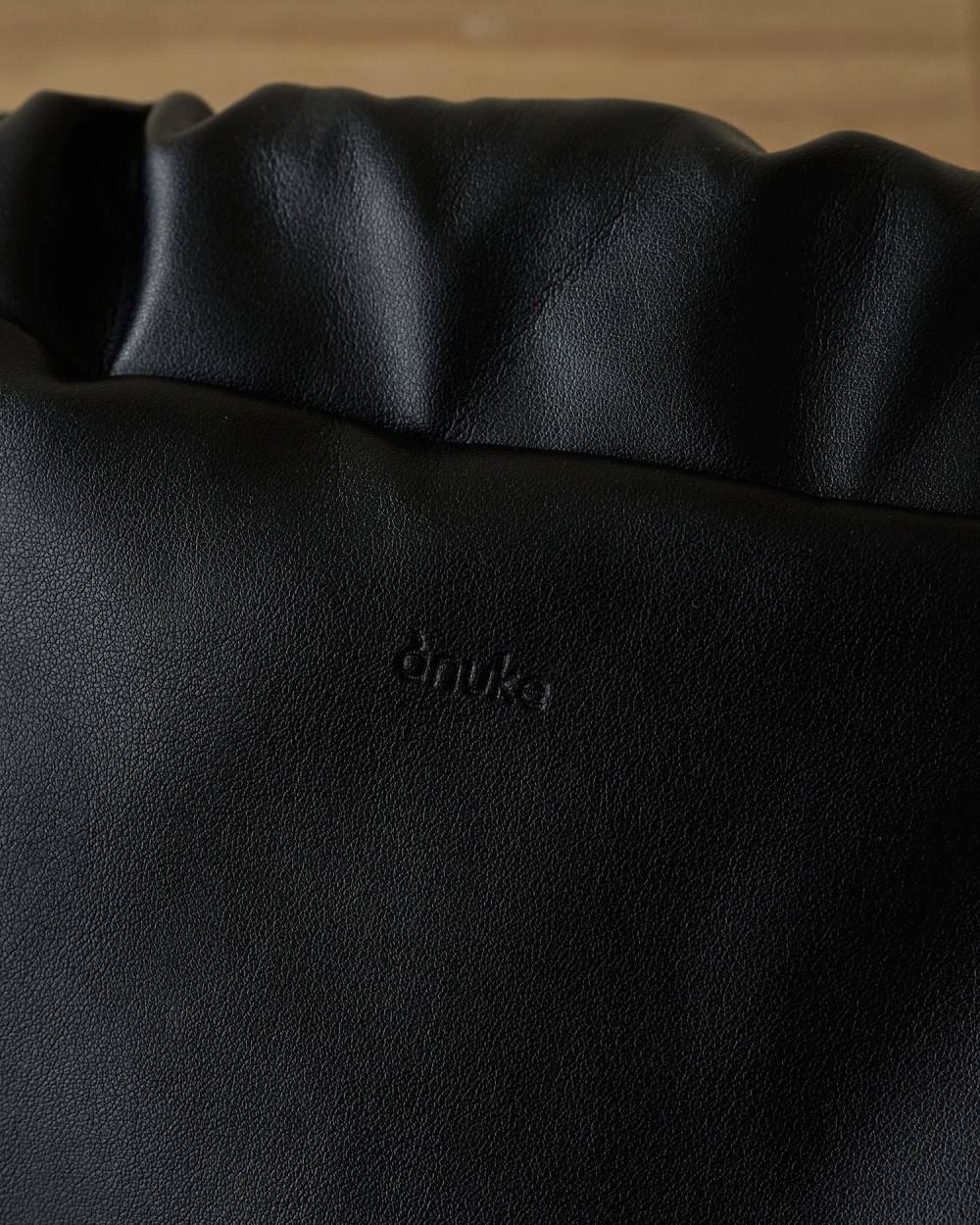 【anuke 2026 PRE FALL COLLECTION】Reversible Boa Bag - Champdelarose