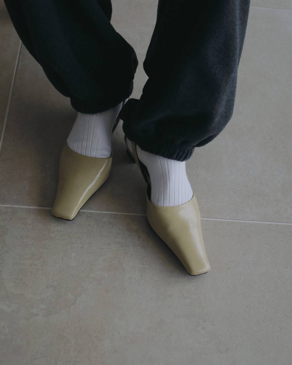 【anuke 2026 PRE FALL COLLECTION】Squaretoe Enamel Pumps - Champdelarose