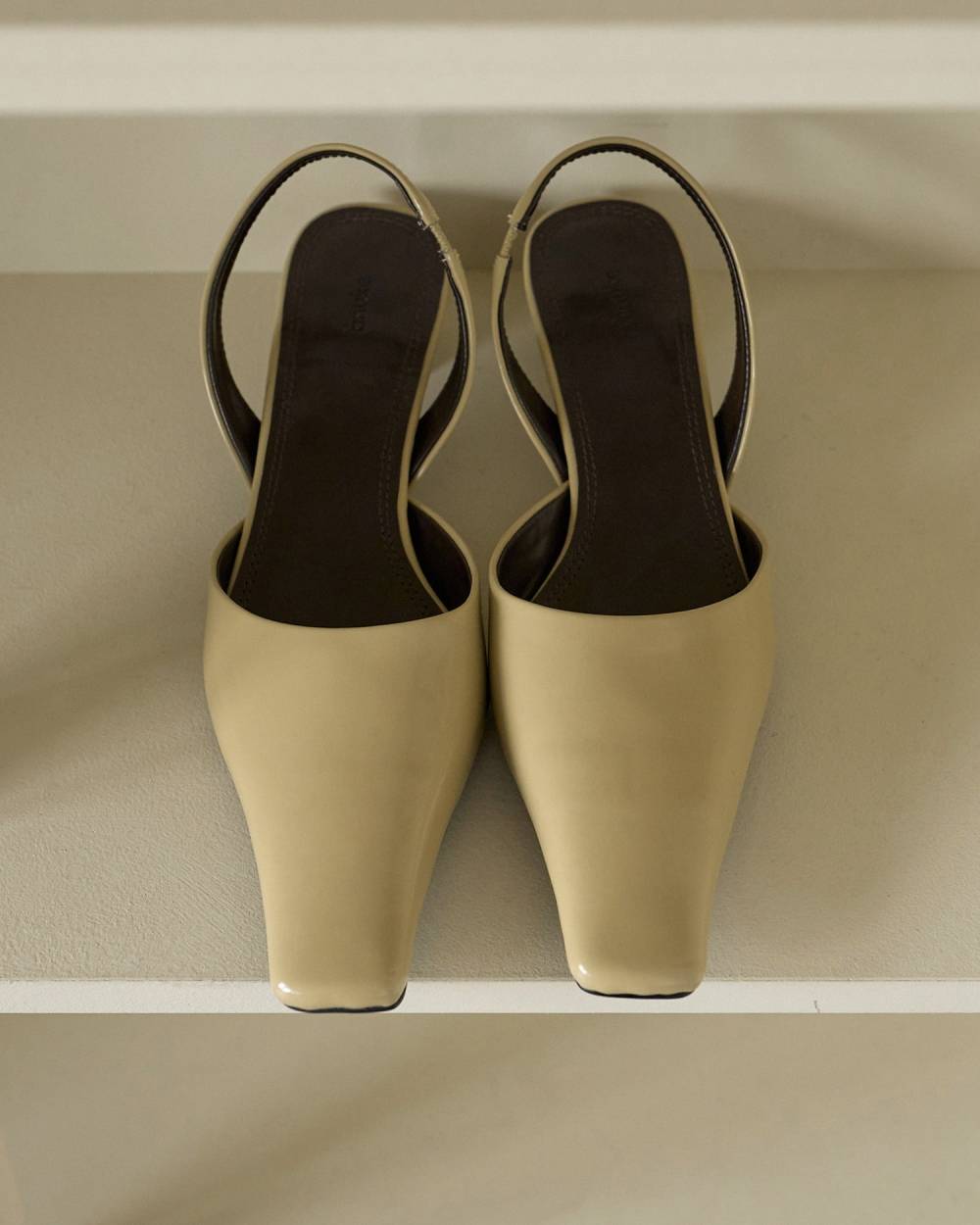 【anuke 2026 PRE FALL COLLECTION】Squaretoe Enamel Pumps - Champdelarose