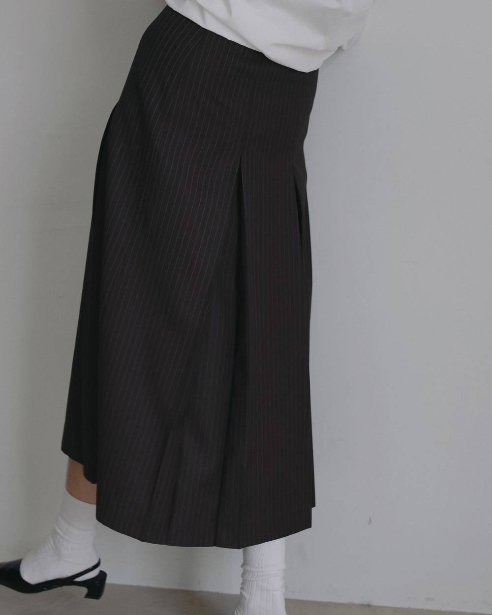 【anuke 2026 PRE FALL COLLECTION】Stripe Pleats Skirt - Champdelarose