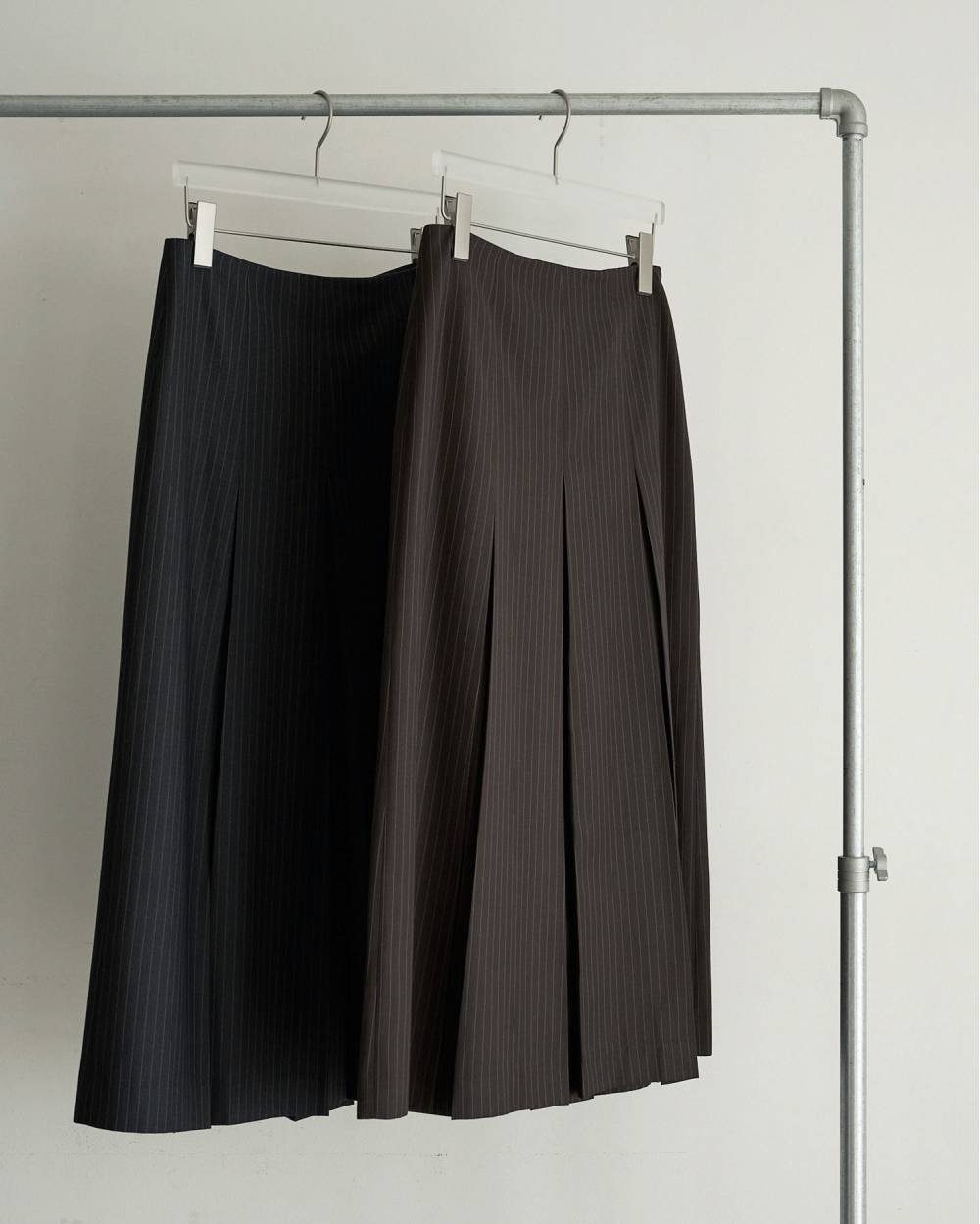 【anuke 2026 PRE FALL COLLECTION】Stripe Pleats Skirt - Champdelarose