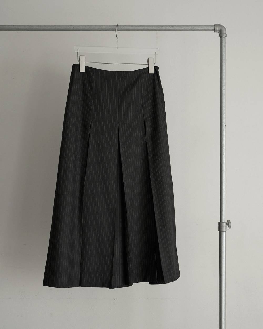 【anuke 2026 PRE FALL COLLECTION】Stripe Pleats Skirt - Champdelarose