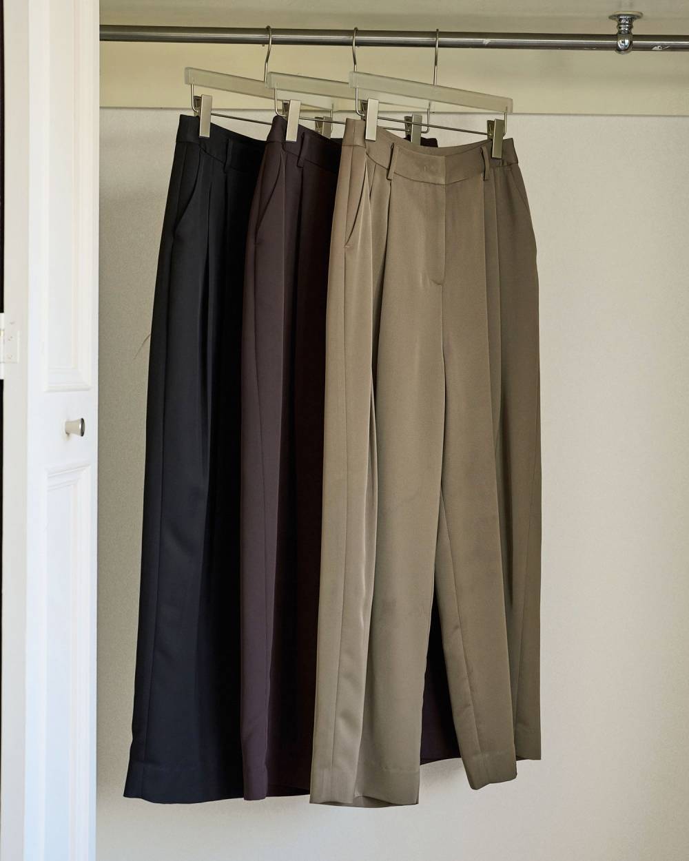 【anuke 2026 PRE FALL COLLECTION】Twill Satin Pants - Champdelarose
