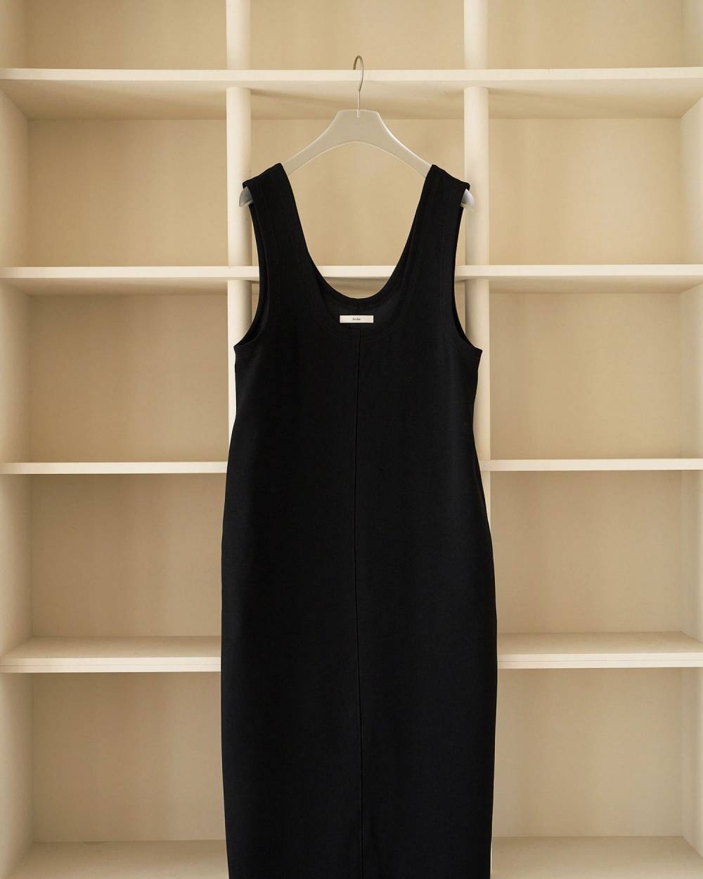 【anuke 2026 PRE FALL COLLECTION】Uneck Loose Onepiece - Champdelarose