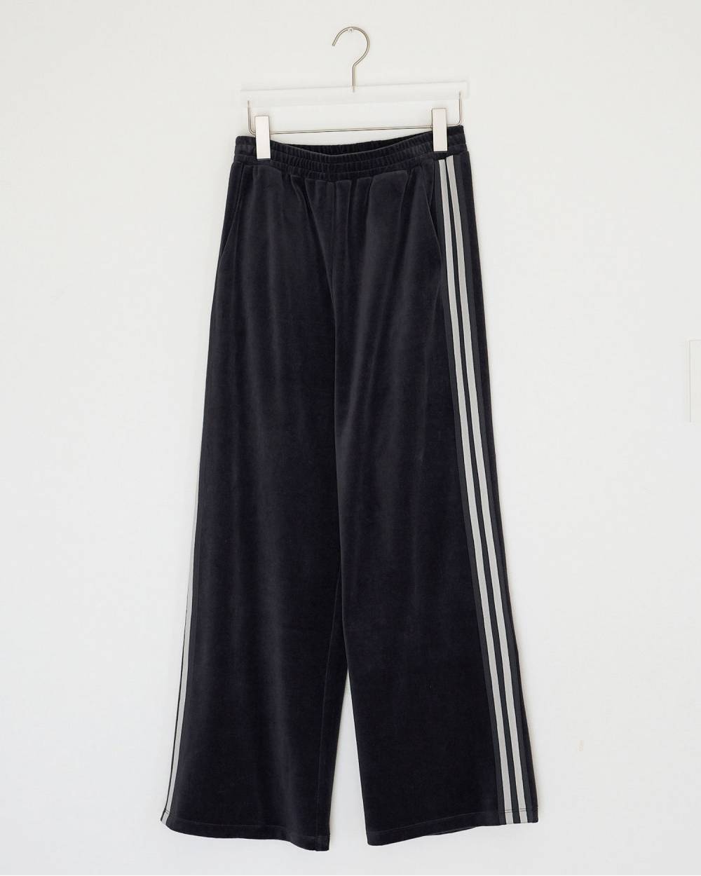 【anuke 2026 PRE FALL COLLECTION】Velour Track Pants - Champdelarose