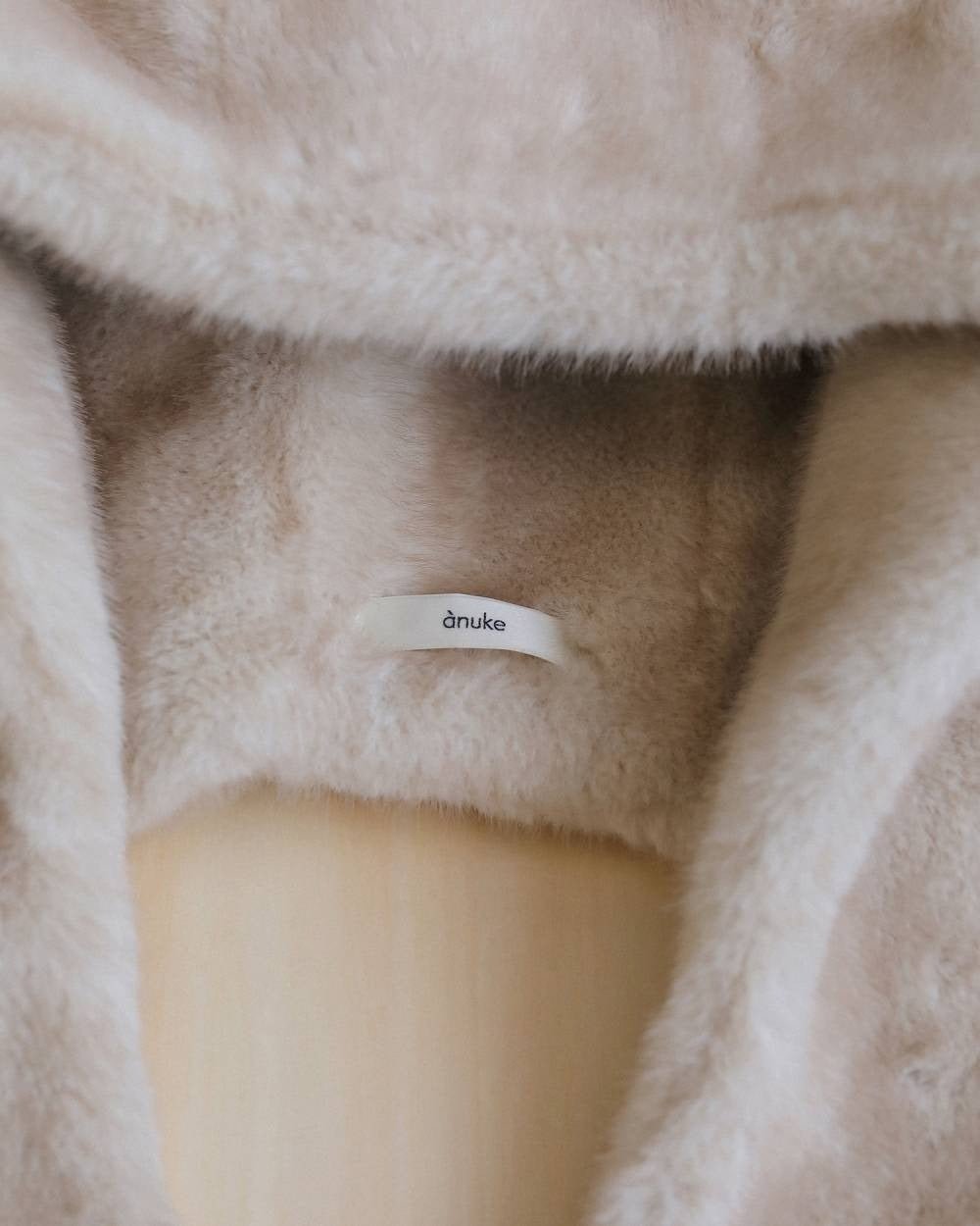 【anuke 2026 winter】Eco Minkfur Hoodie - Champdelarose