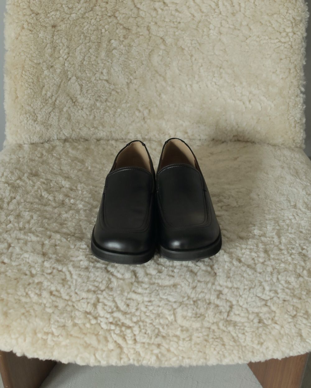【anuke 2026 winter】Ecoleather Loafers - Champdelarose