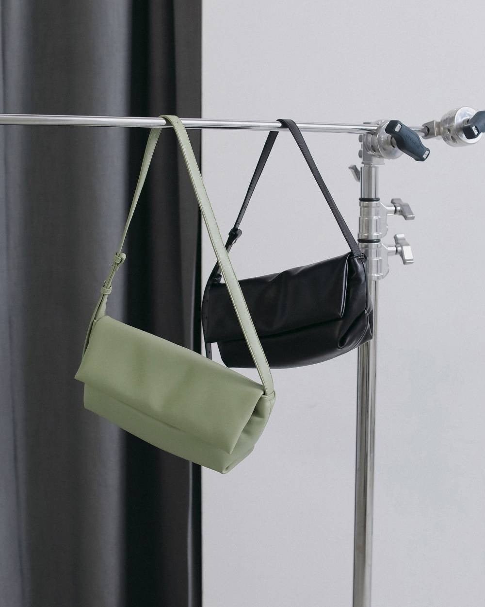 【anuke 2026 winter】Ecoleather Wrap Bag - Champdelarose
