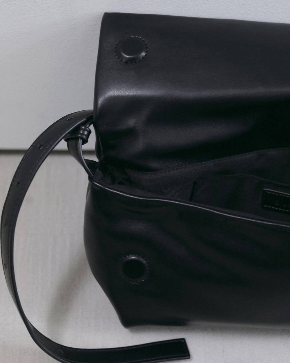 【anuke 2026 winter】Ecoleather Wrap Bag - Champdelarose
