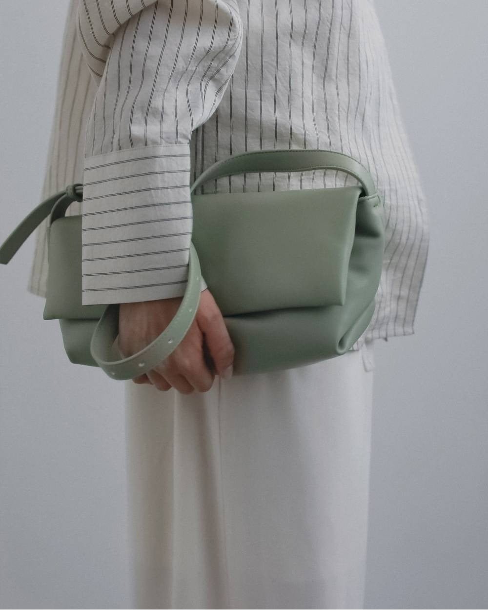 【anuke 2026 winter】Ecoleather Wrap Bag - Champdelarose