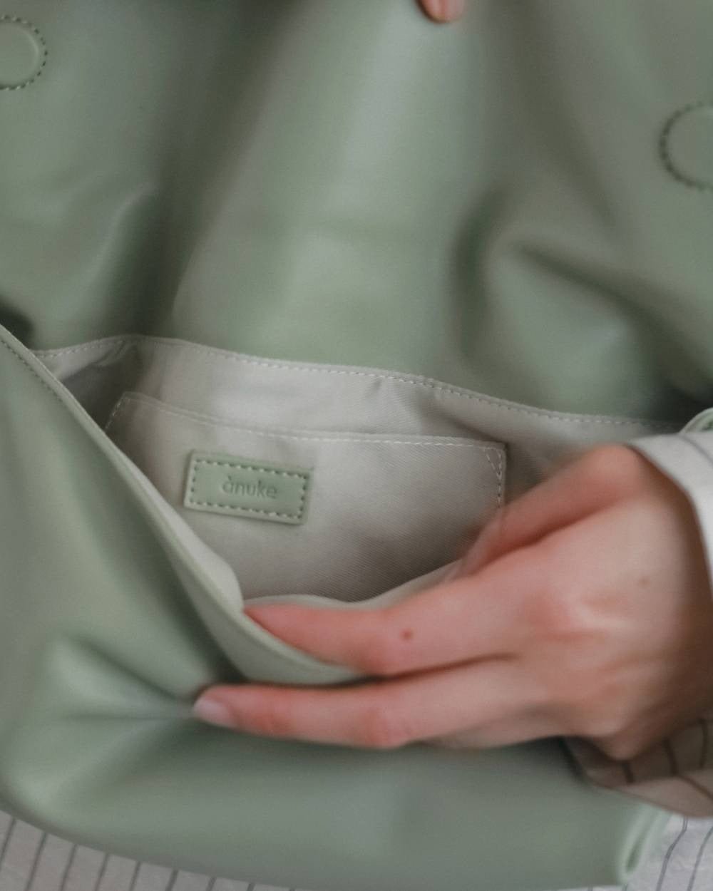 【anuke 2026 winter】Ecoleather Wrap Bag - Champdelarose